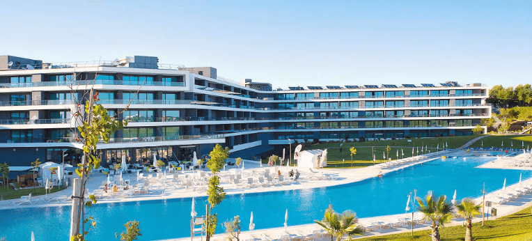 Win a 7-night family holiday to the Algarve from Travelscoop